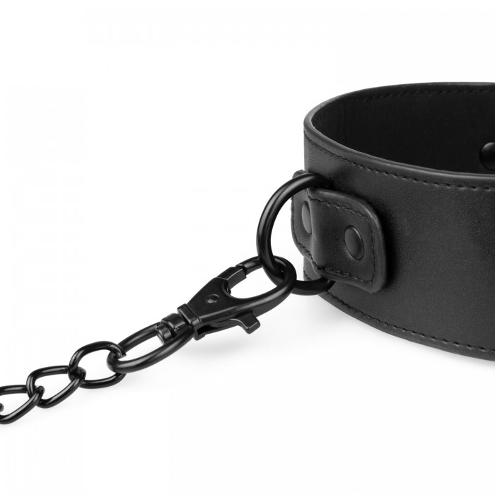 Нашийник з повідцем Bedroom Fantasies: Faux Leather Collar & Chain, Чорний