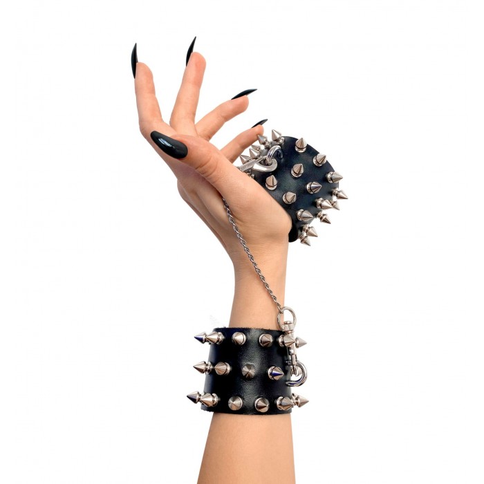 Наручники з шипами з натуральної шкіри Art of Sex - Rose Spiked Leather Handcuffs