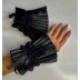 Плиссированные манжеты-наручники из кожзама D&A