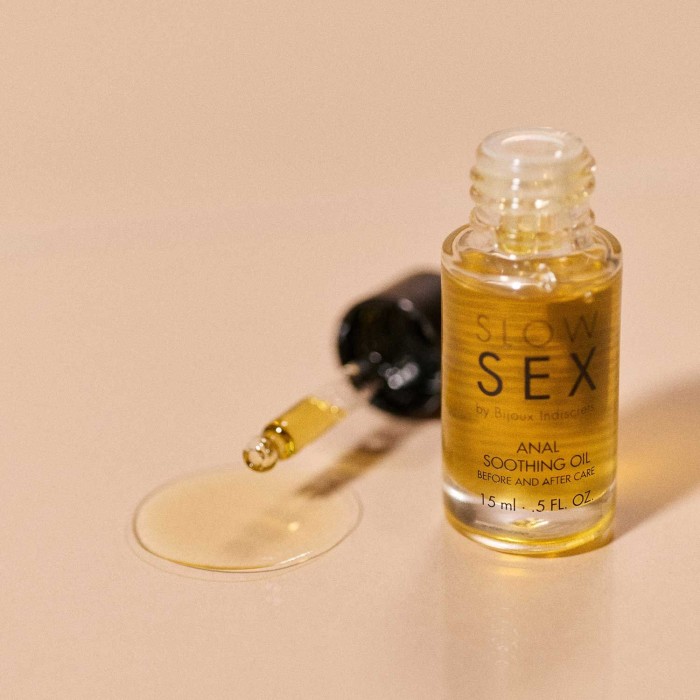 Успокаивающее масло для анального секса Bijoux Indiscrets Slow Sex Anal Soothing Oil (до и после) 15 мл